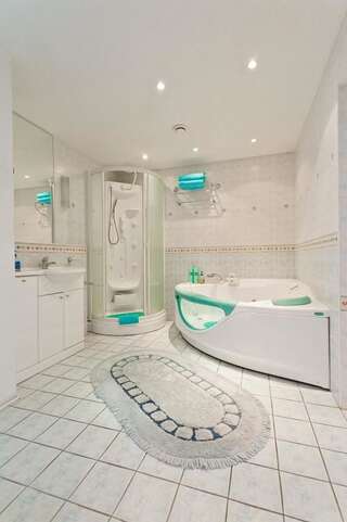 Апартаменты VIP  Апартаменты 24/7 Минск Апартаменты с 3 спальнями и балконом-13